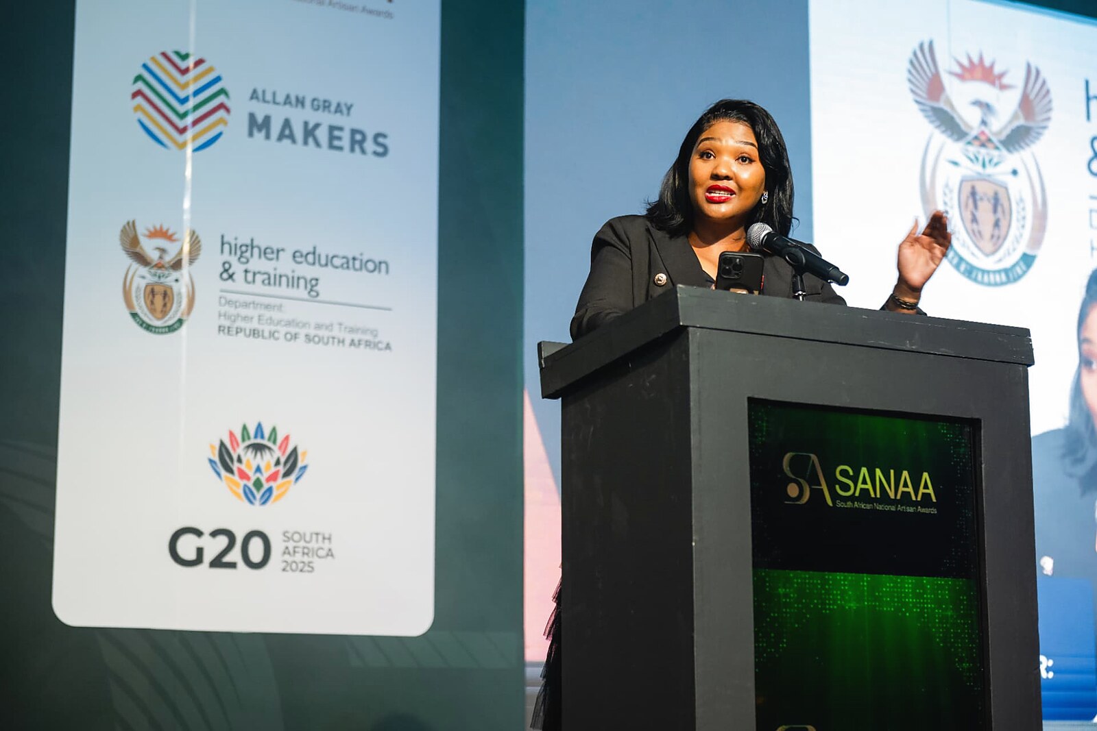 Official delivering remarks at the SANAA podium