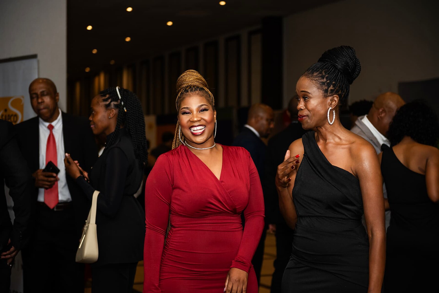 Guests laughing together during the SANAA 2026 pre-gala reception